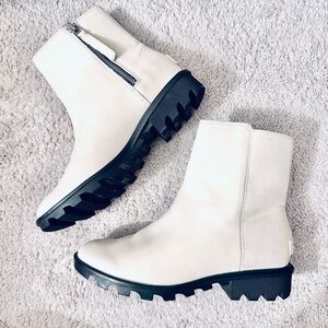 Sorel Phoenix Zip Waterproof Leather Ankle Boots Off-White Women’s Size 8